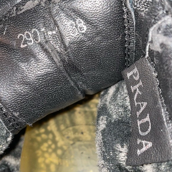 Prada - Picture 3 of 5